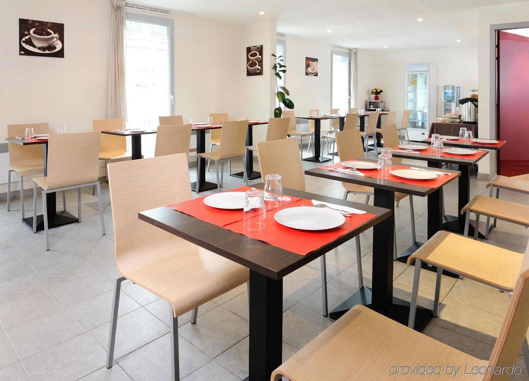 Sejours & Affaires Rennes Villa Camilla Restoran foto