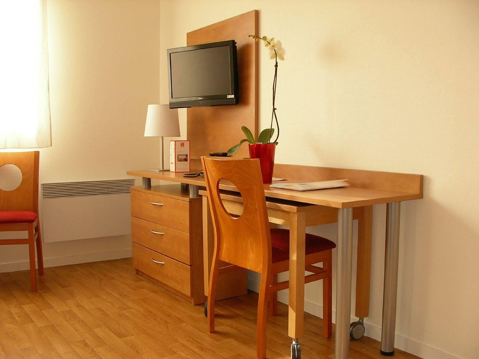 Sejours & Affaires Rennes Villa Camilla Ruang foto